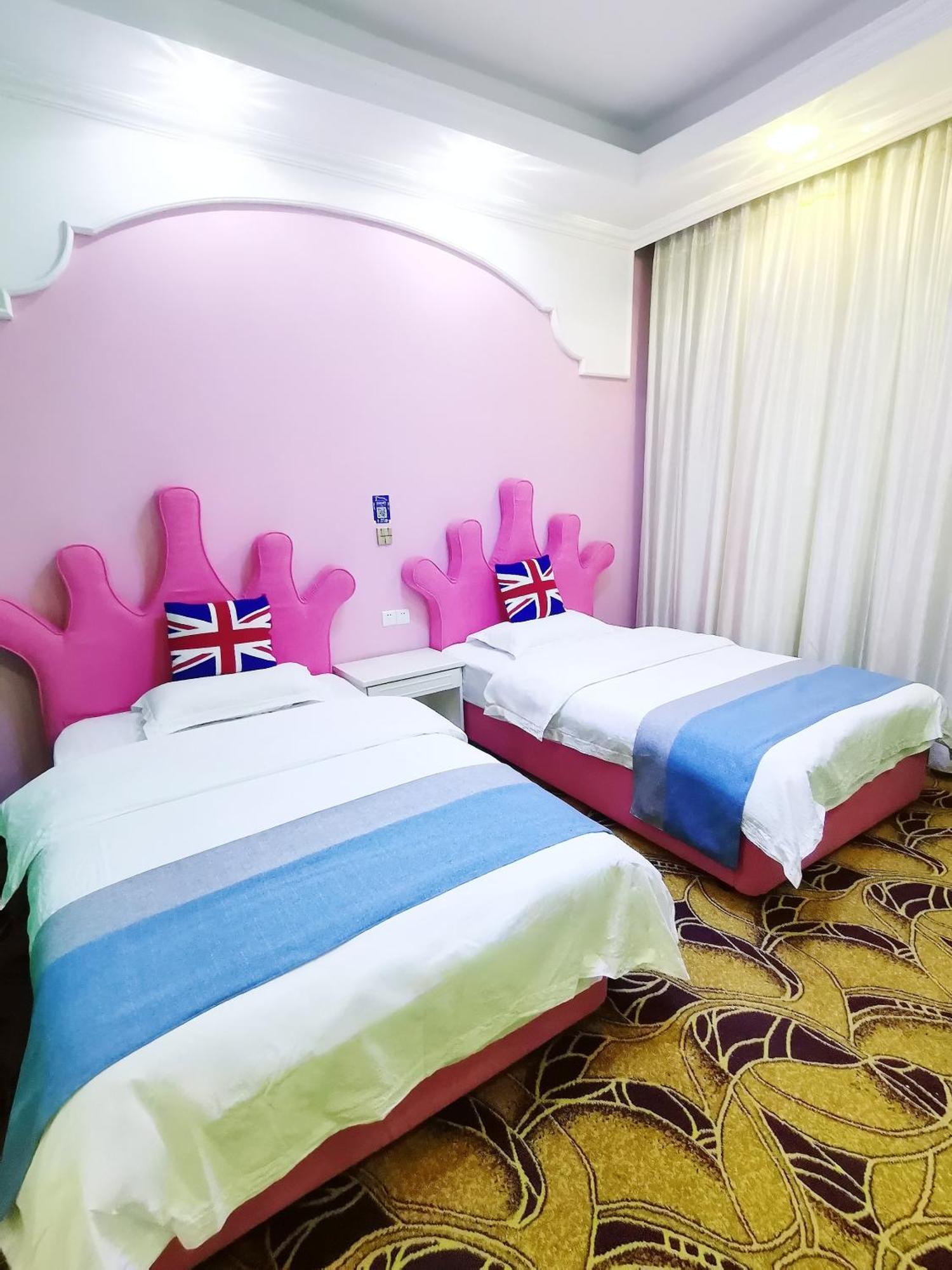 Emeishan Moon Bay Hotel エクステリア 写真
