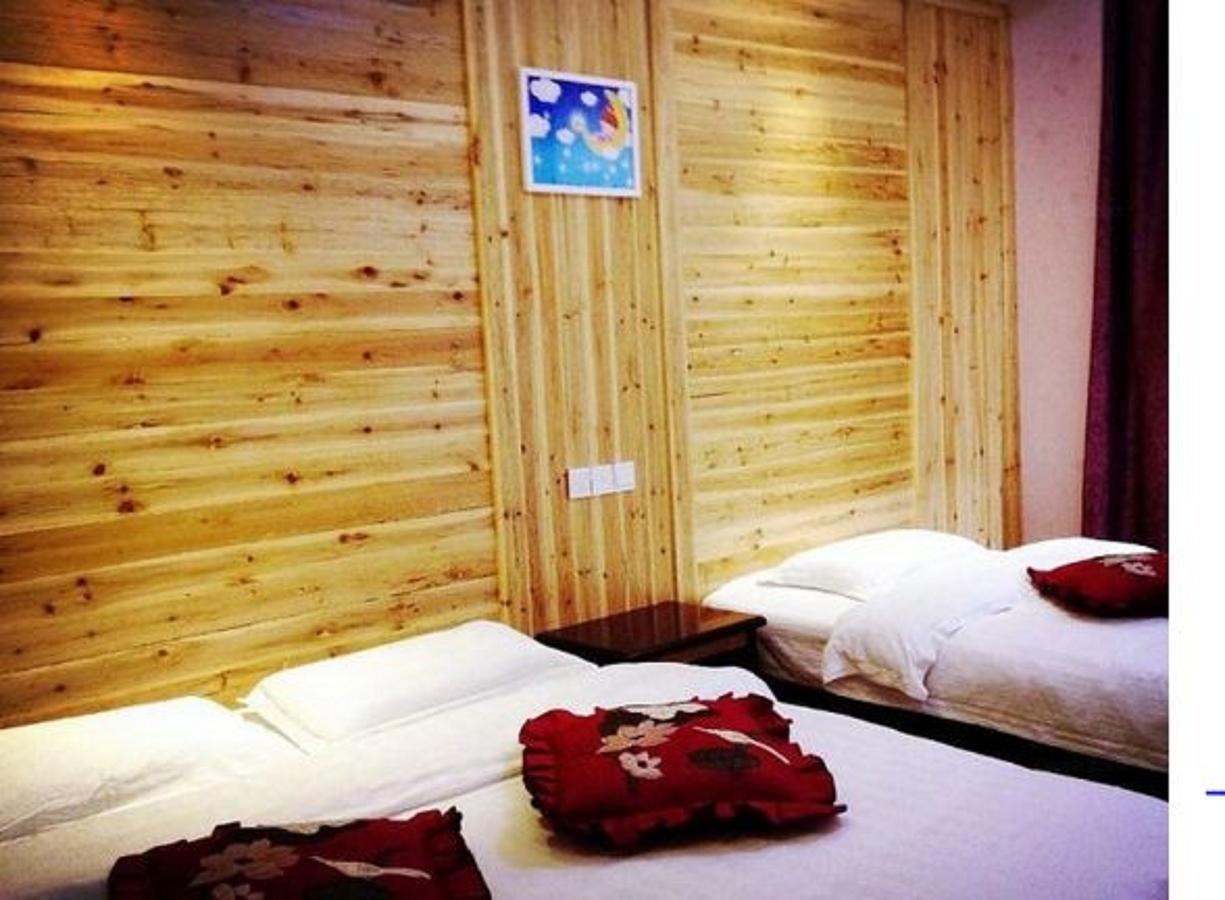 Emeishan Moon Bay Hotel エクステリア 写真