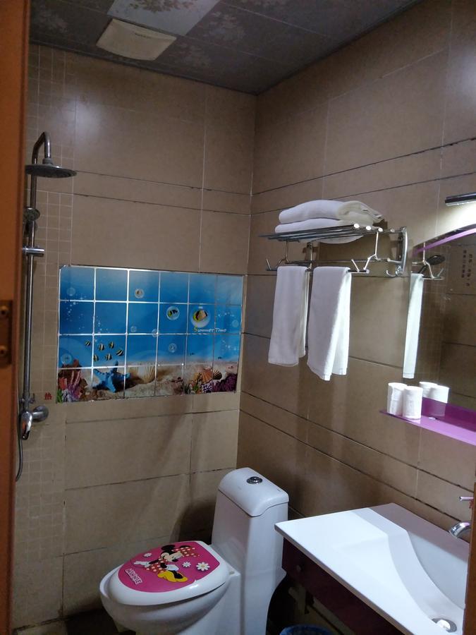 Emeishan Moon Bay Hotel エクステリア 写真