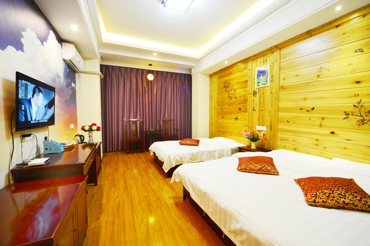 Emeishan Moon Bay Hotel エクステリア 写真