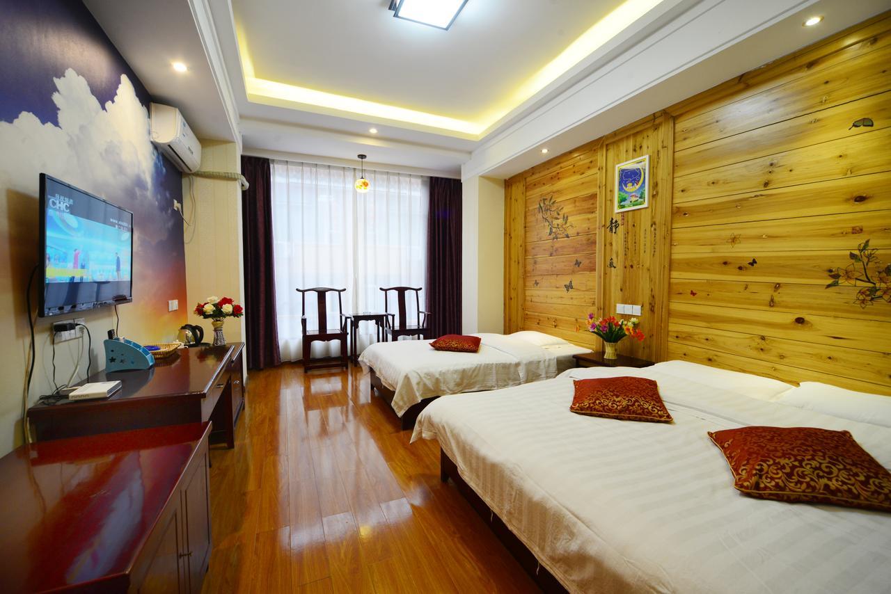 Emeishan Moon Bay Hotel エクステリア 写真