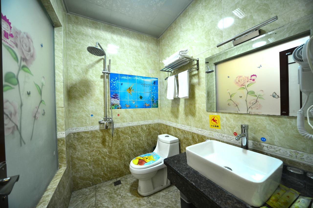 Emeishan Moon Bay Hotel エクステリア 写真