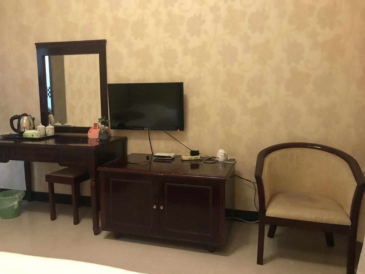 Emeishan Moon Bay Hotel エクステリア 写真